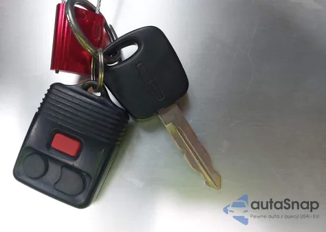 1998 Lincoln Navigator z USA, uszkodzony, nr VIN 5LMRU27L7WLJ33443